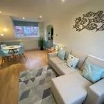 Lägenhet Lighthouse View, One Min From Harbour & Beach