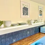 Lighthouse View, One Min From Harbour & Beach Lägenhet Scarborough