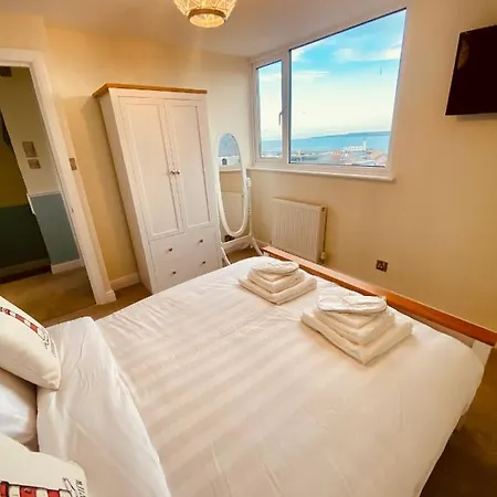 Lighthouse View, One Min From Harbour & Beach * Скарборо