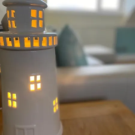 Lighthouse View, One Min From Harbour & Beach Lägenhet *