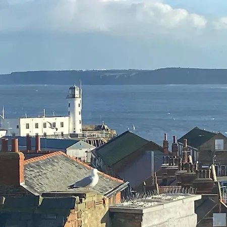 Lighthouse View, One Min From Harbour & Beach Апартаменты