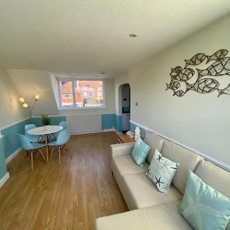 Lighthouse View, One Min From Harbour & Beach Апартаменты Скарборо