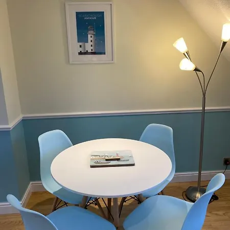 Lighthouse View, One Min From Harbour & Beach *