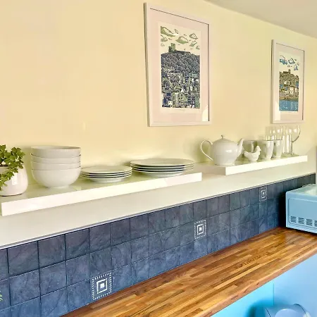 Lighthouse View, One Min From Harbour & Beach Апартаменты Скарборо