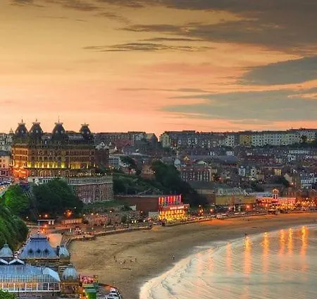 Lighthouse View, One Min From Harbour & Beach Апартаменты *