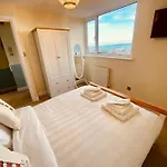 Lighthouse View, One Min From Harbour & Beach * Scarborough