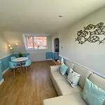 Lighthouse View, One Min From Harbour & Beach Apartment Scarborough