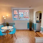 Lighthouse View, One Min From Harbour & Beach * Scarborough